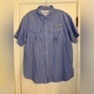 Columbia Men’s Light Blue PFG Omni-Shade Short Sleeve Button-Up Shirt – Size L